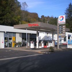 Station-service Total au Mont-Dore